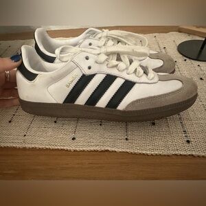 Women’s Adidas Sambas Size 7